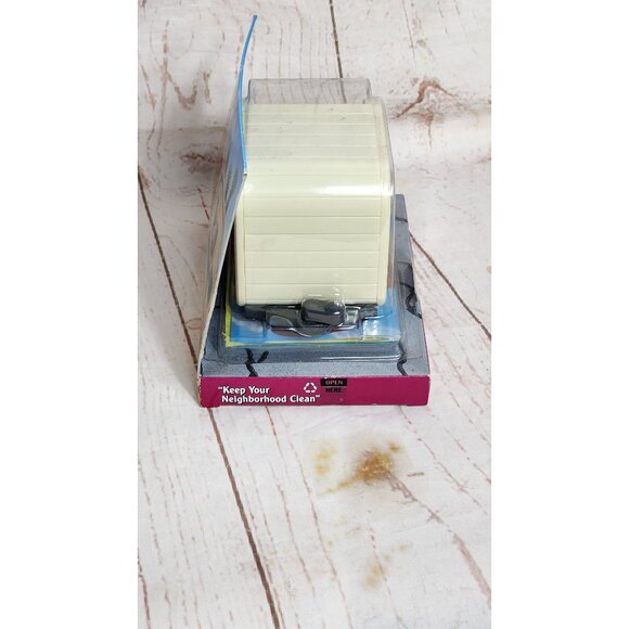 Mint Condition 2006 Vintage The Chevron Cars Hap E. Camper with Hitch & Original - Picture 7 of 12